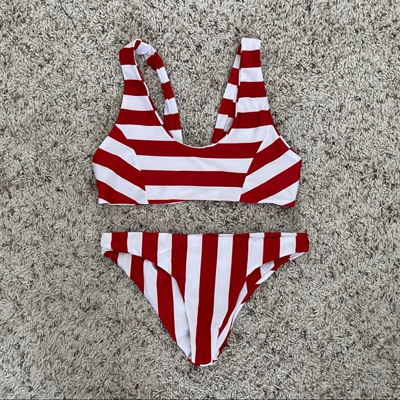 ❌ SOLD ❌ Red Striped Bikini - Picture 2 of 4